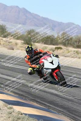 media/Dec-04-2025-Racers Edge (Thu) [[5ebc9f124d]]/3-B Group/3-Session 2 (Turn 7 Inside)/